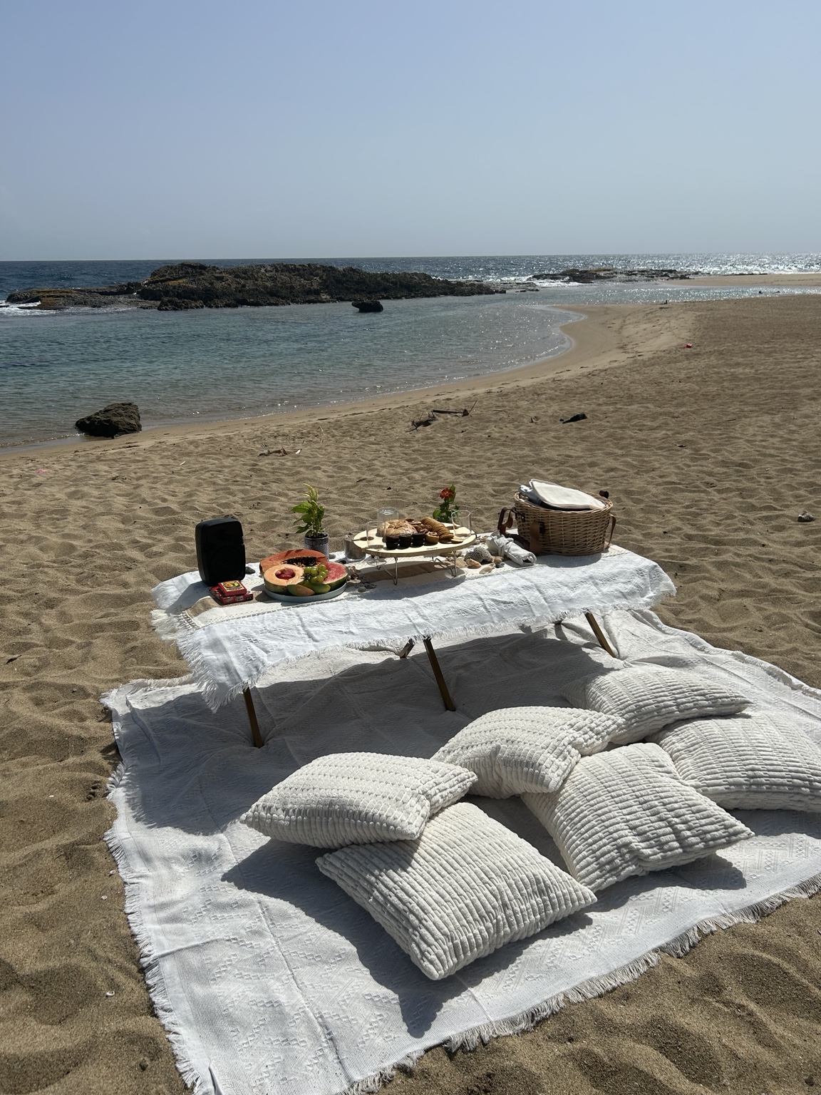 Encanto luxury picnic beside the natural ocean pool in Isabela